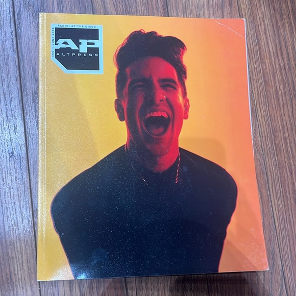 4 panic! at the disco alternative press and rocksound magazines - Picture 3 of 7